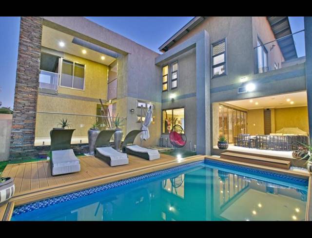 4 BEDROOM HOUSE FOR SALE IN EYE OF AFRICA